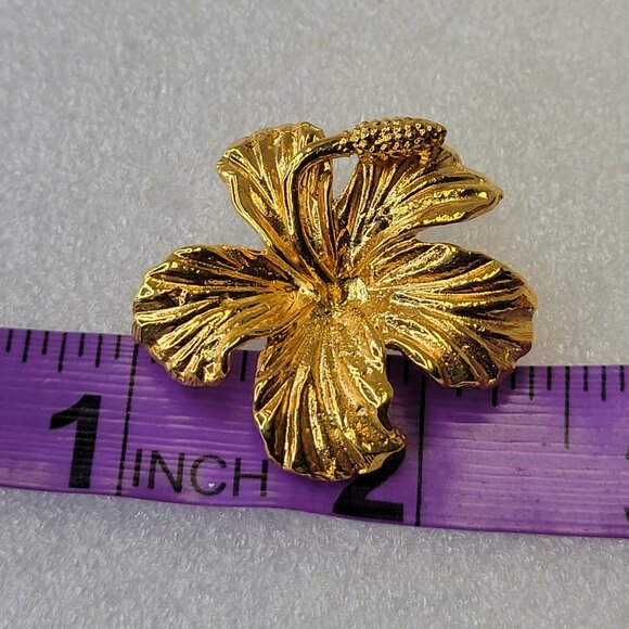 Gold Plated Hibiscus Brooch Medium Size Pin - Picture 5 of 5